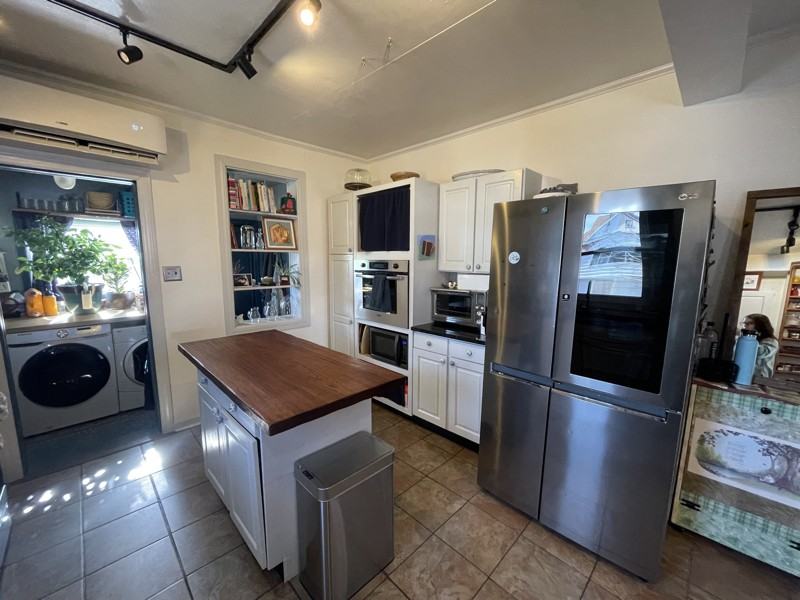 124 Park Ave - Photo 7 of 20