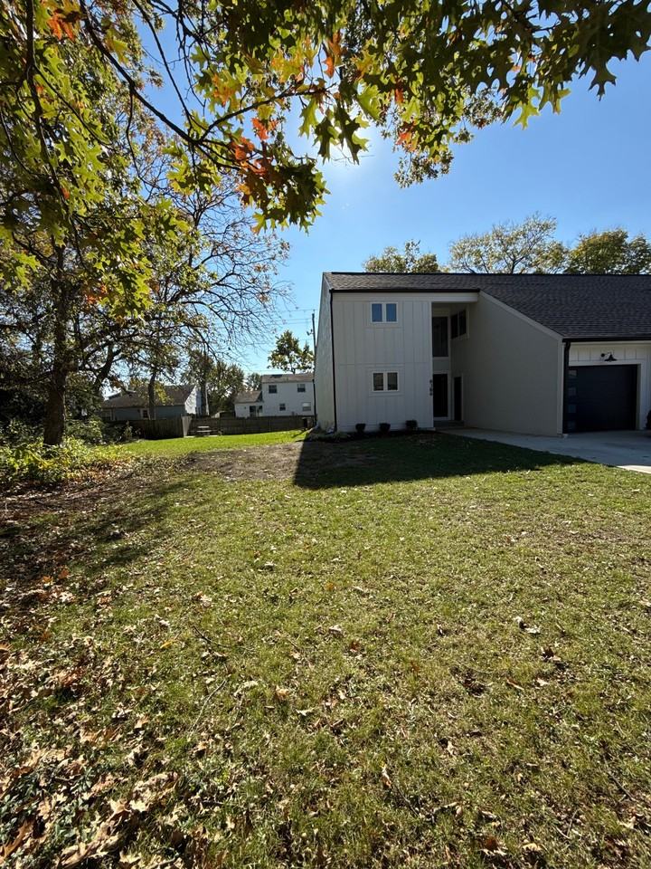 6386 Wolcott Ct - Photo 2 of 12