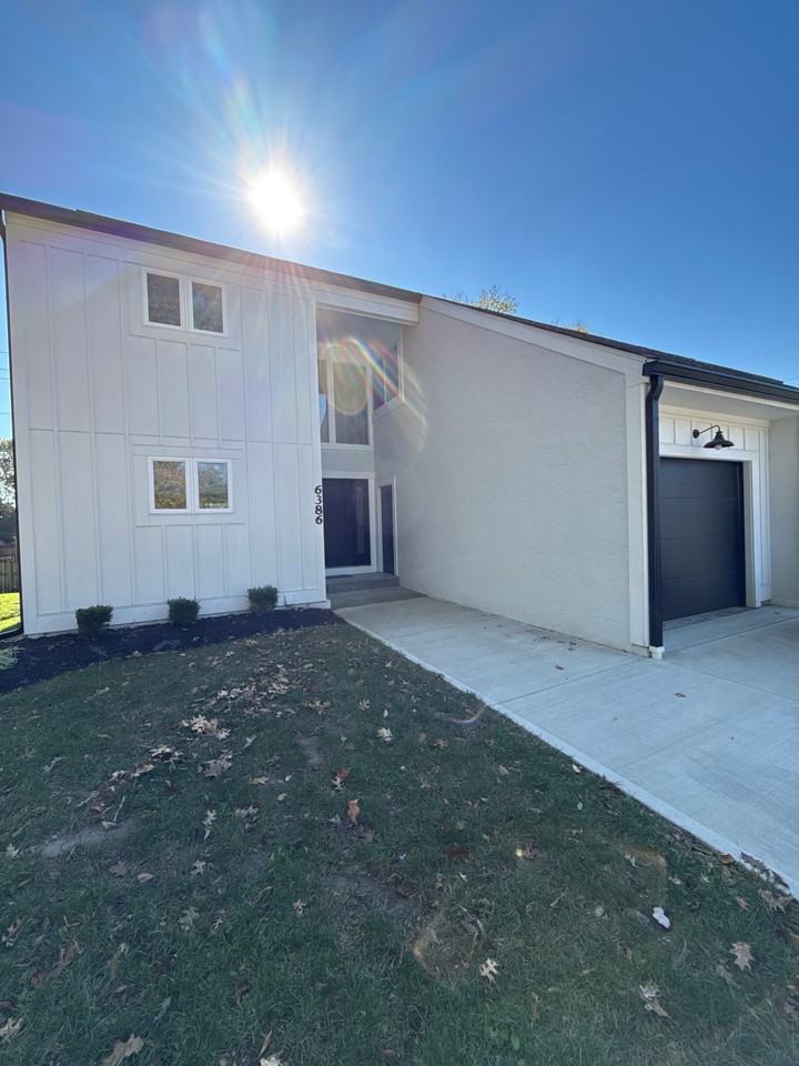 6386 Wolcott Ct - Photo 3 of 12