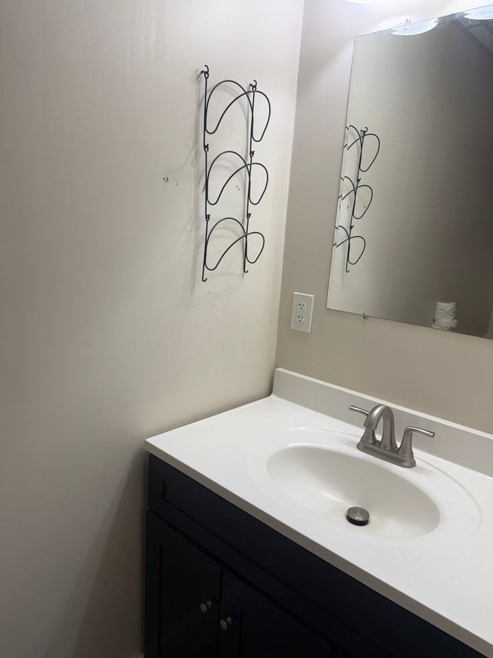79 N Main St #4R - Photo 6 of 7