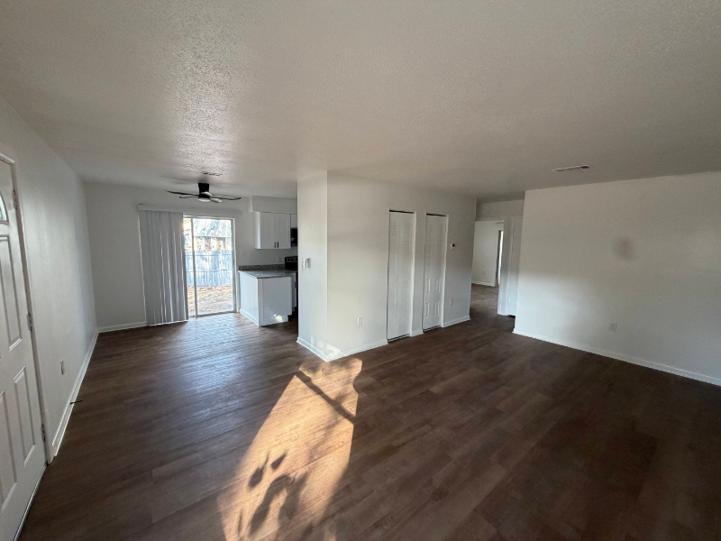 6226 Sw 10th Pl #B - Photo 2 of 10