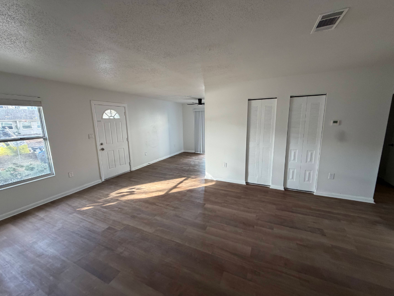 6226 Sw 10th Pl #B - Photo 3 of 10