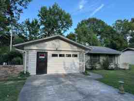 3514 Sabine Ave - Photo 1 of 1