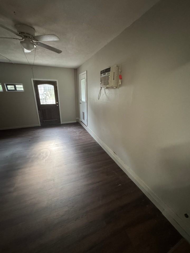 3514 Sabine Ave - Photo 3 of 14