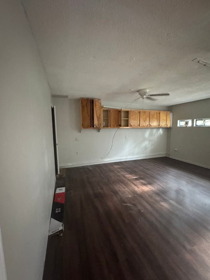3514 Sabine Ave - Photo 4 of 14