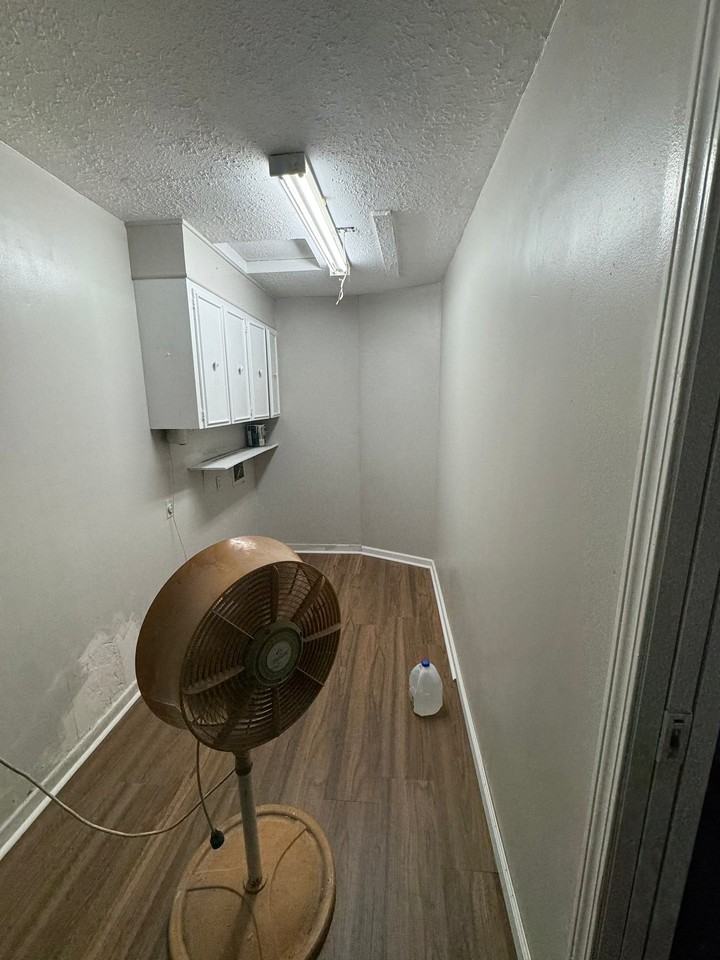 3514 Sabine Ave - Photo 5 of 14