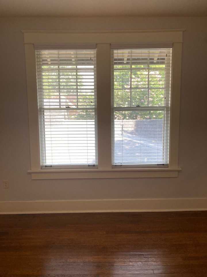 1100 Rock St #B - Photo 5 of 18