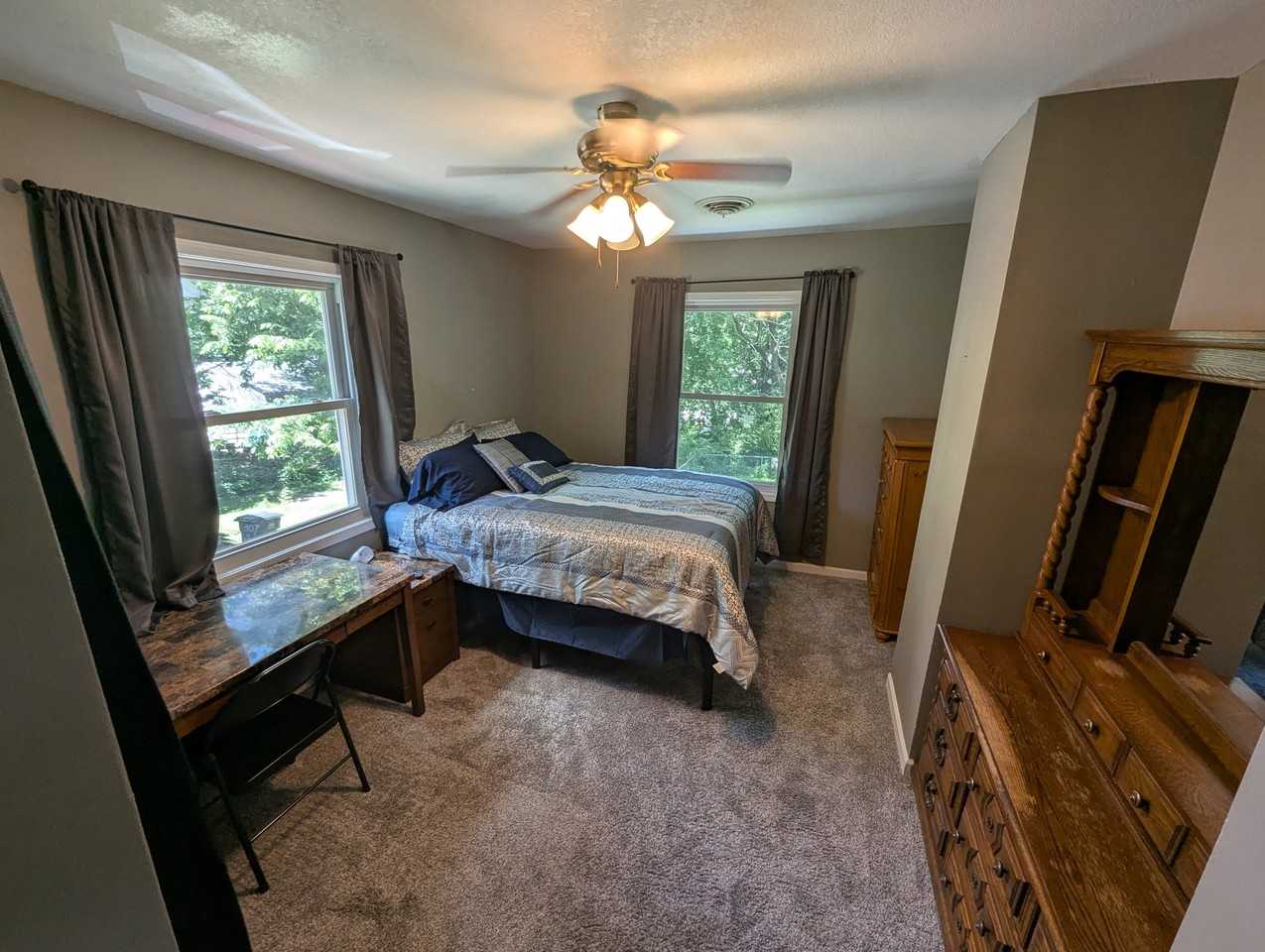 1303 College Ave - Photo 4 of 15