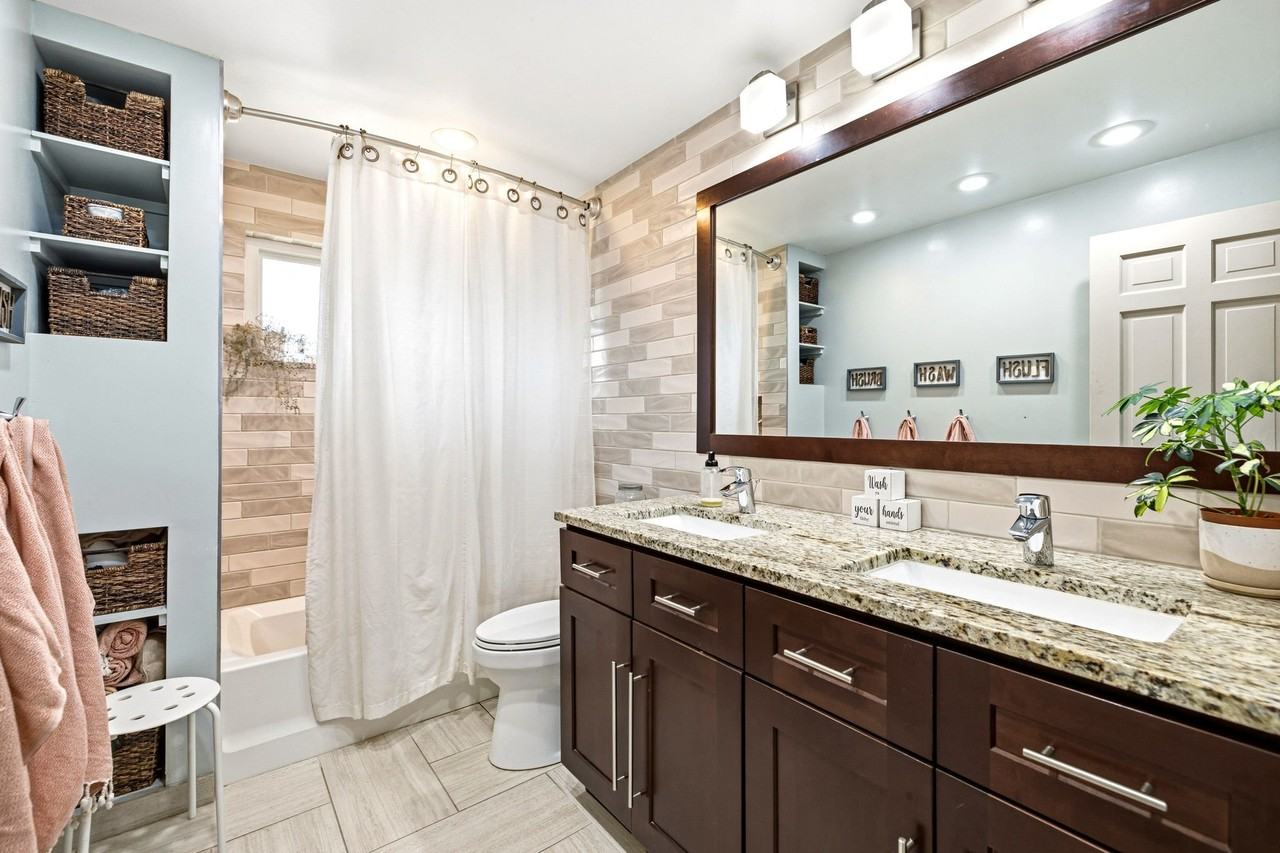 6146 S Josephine Way - Photo 7 of 20