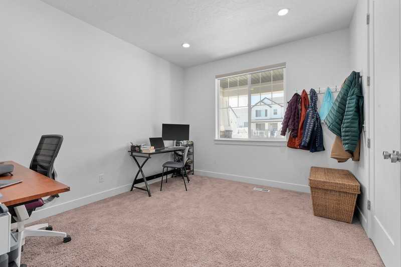 2156 N Wallflower Dr - Photo 5 of 34