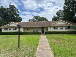featured image of 2598 Clark Ln