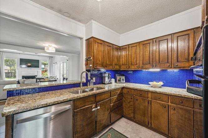 3581 Poplar Ave - Photo 7 of 17
