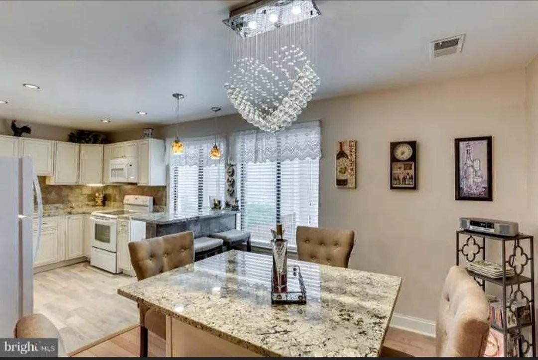 8723 Ridge Hollow Ct - Photo 3 of 13