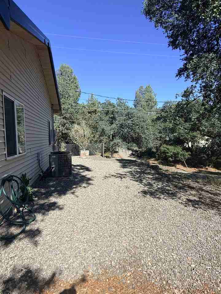 15664 31st Ave - Photo 3 of 15