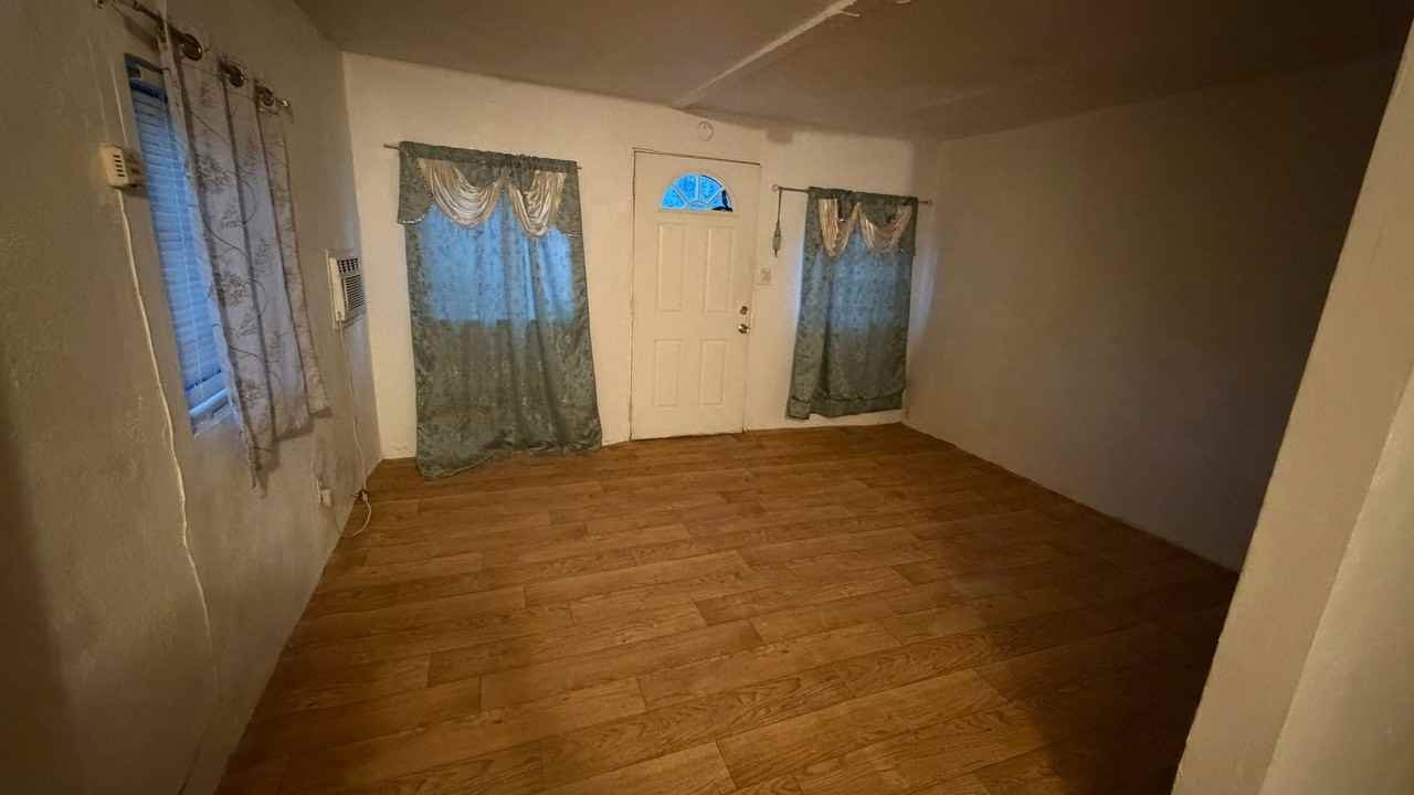 170 E Claremont St - Photo 3 of 7