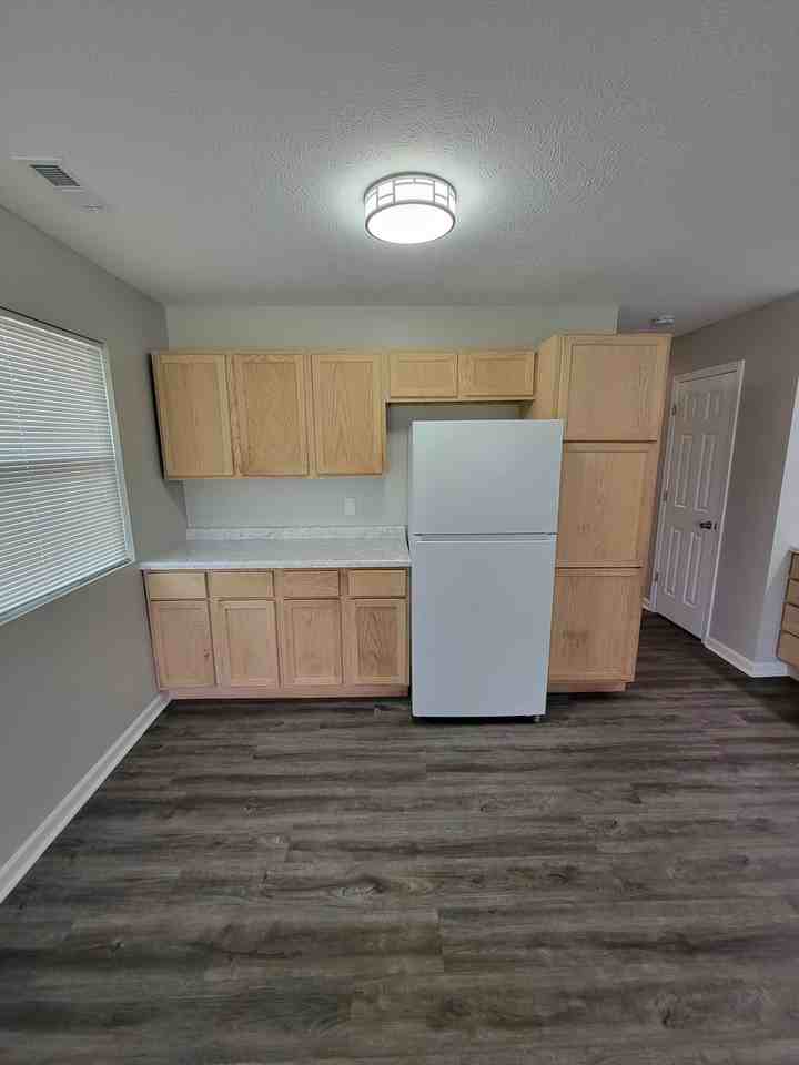 3815 N Grand Ave #3815 - Photo 2 of 20