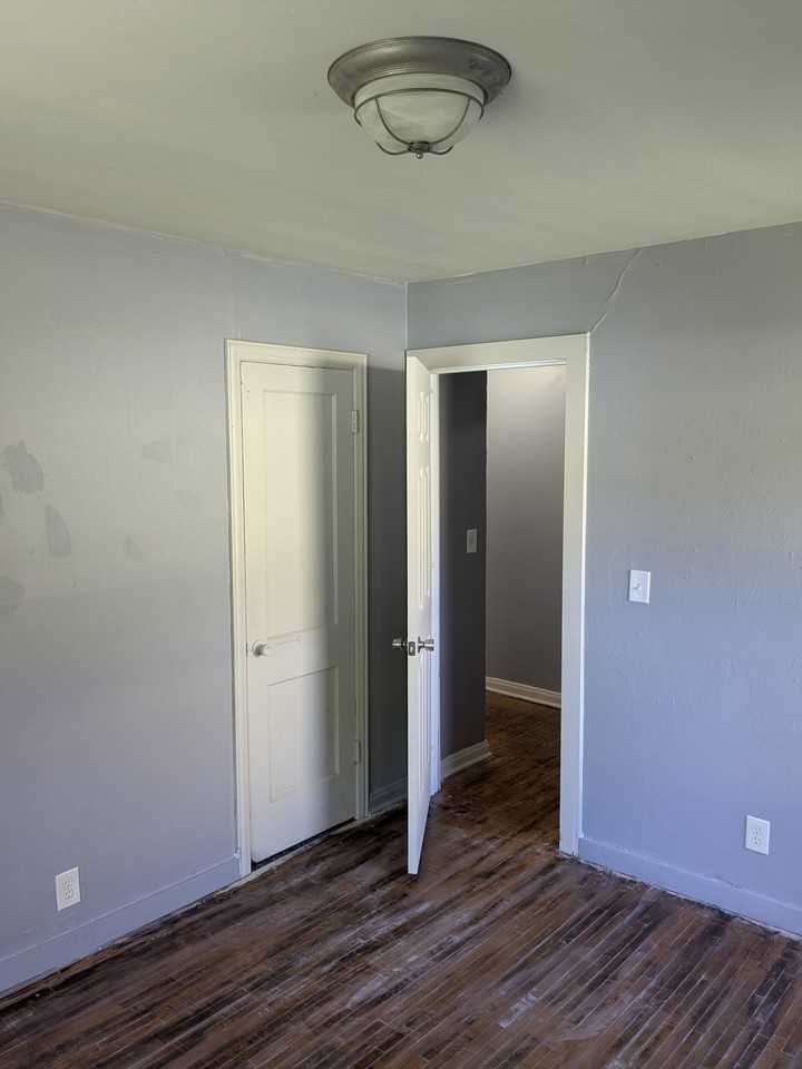 1716 E 23rd St N - Photo 3 of 9