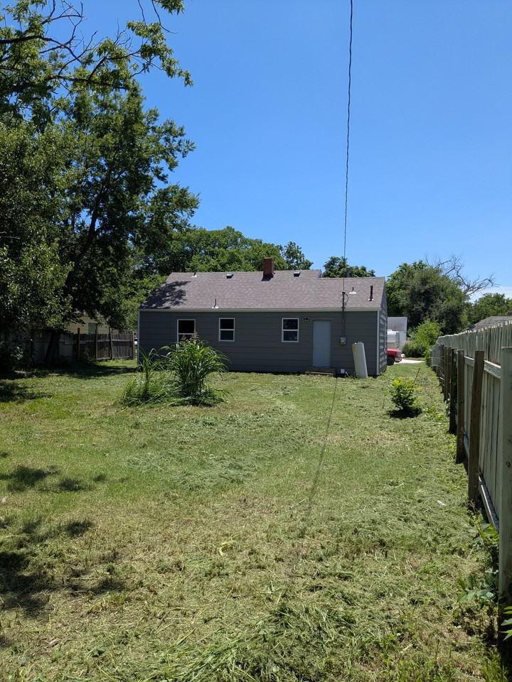 1716 E 23rd St N - Photo 7 of 9