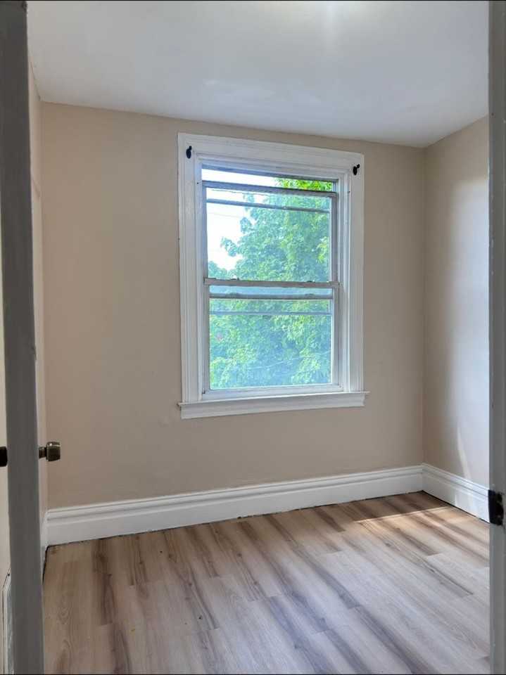 6907 Hamilton Ave - Photo 7 of 11