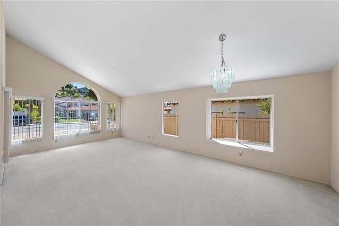 4930 Frazee Rd - Photo 5 of 20