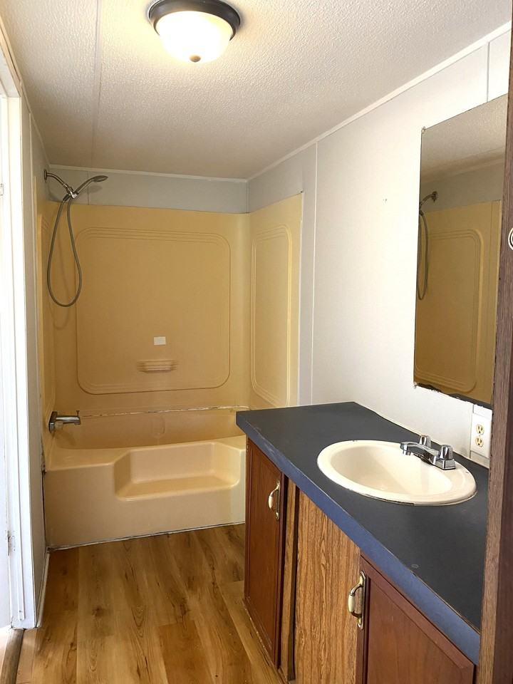 5907 Cromwell Dr - Photo 3 of 8