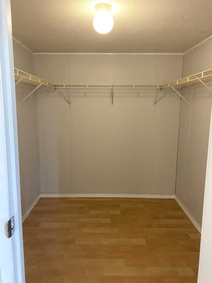 5907 Cromwell Dr - Photo 5 of 8