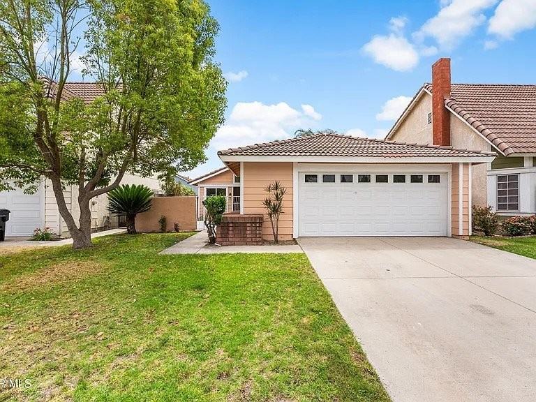 11966 Rancherias Dr - Photo 2 of 12