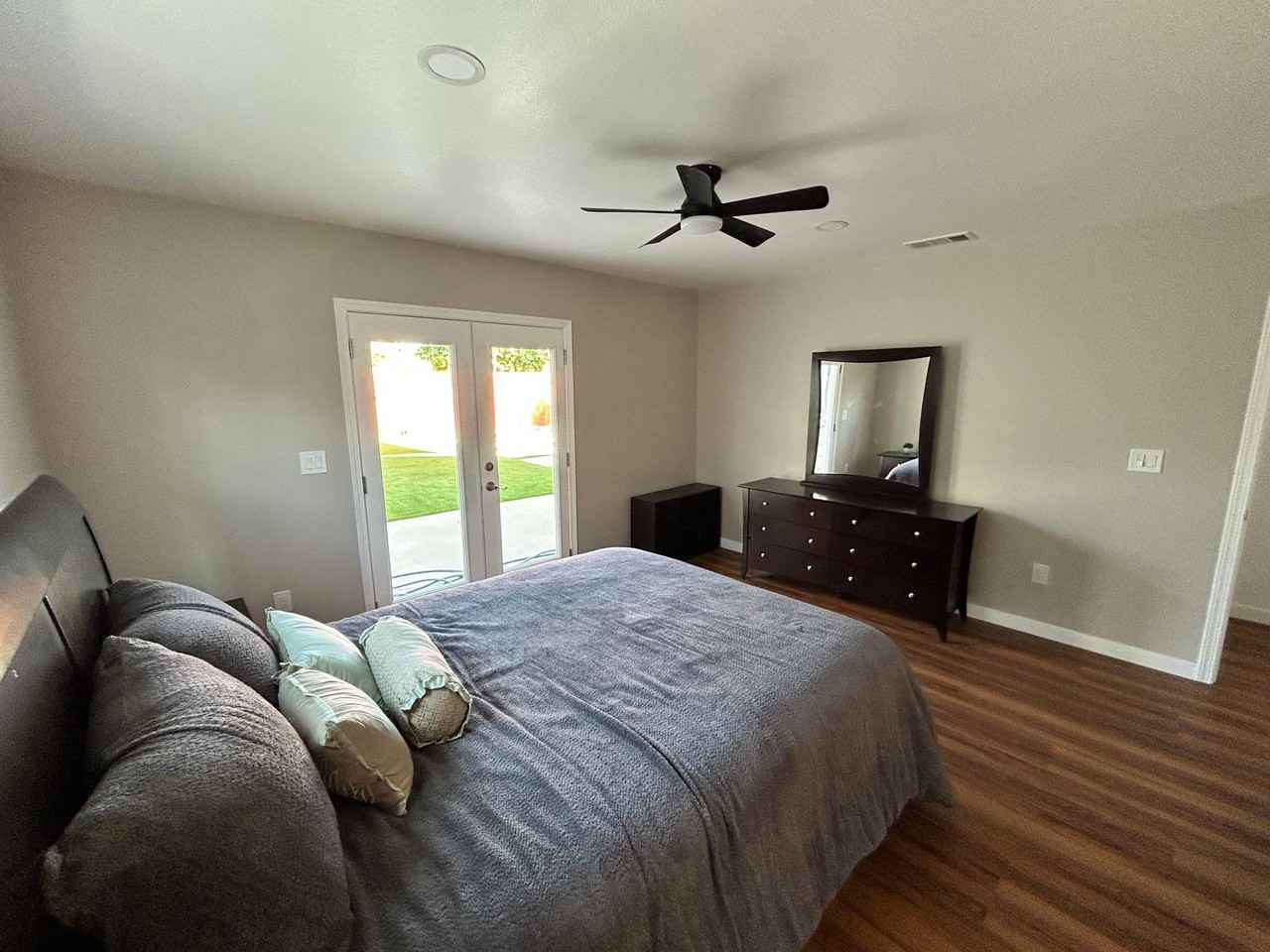 4716 Merced Ave - Photo 4 of 18