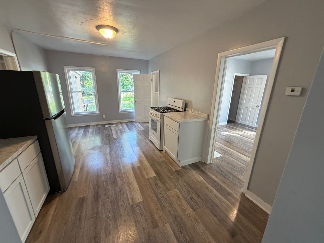 12 Thorp St #1E - Photo 5 of 15