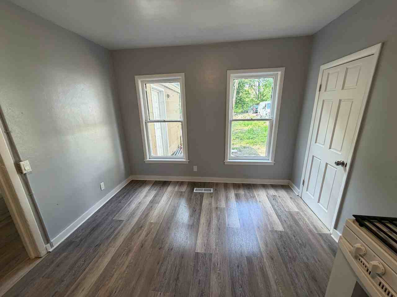 12 Thorp St #1E - Photo 7 of 15