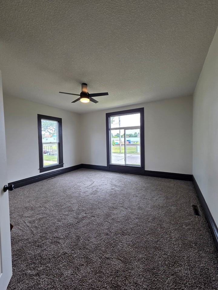 113 Sargent St #1 - Photo 4 of 10