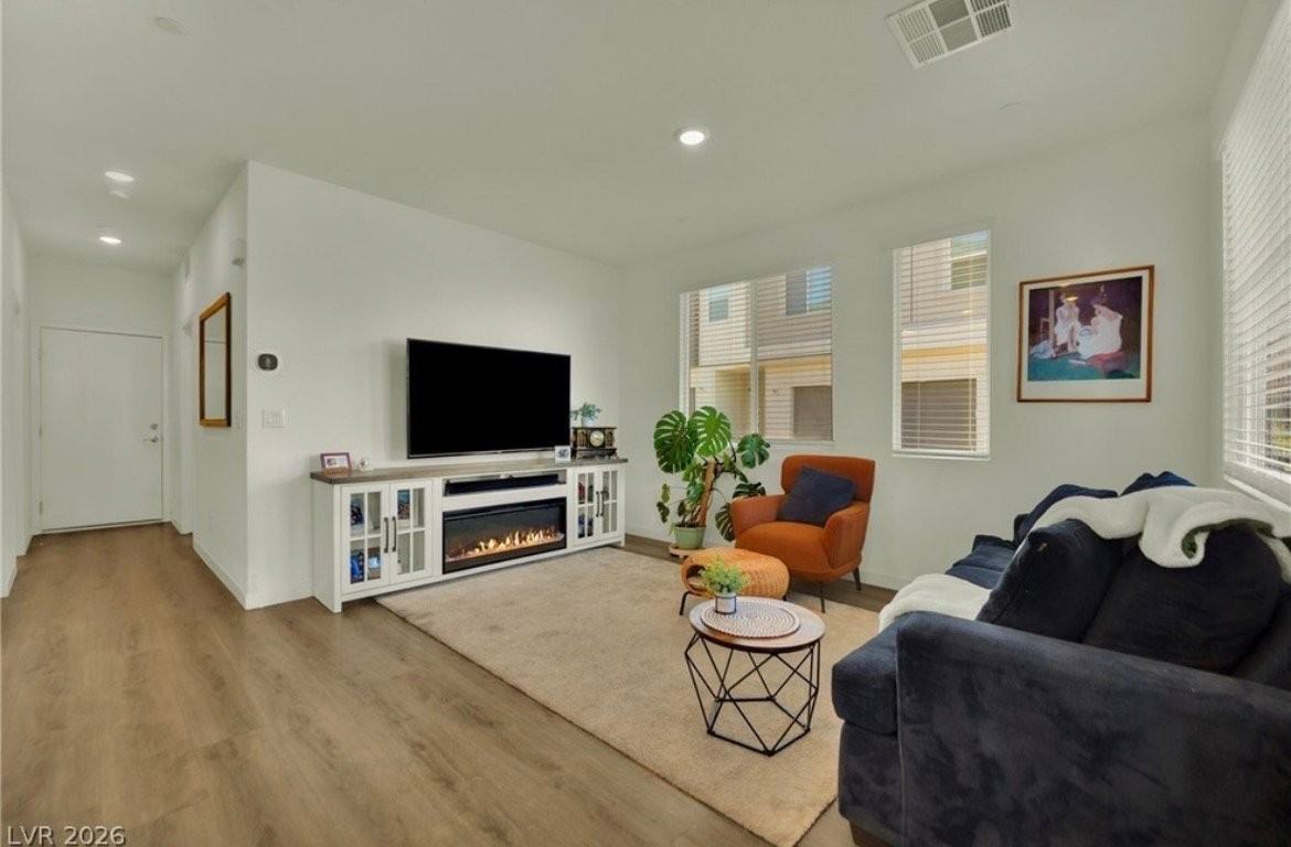 129 Laguna Commons Ln - Photo 5 of 19