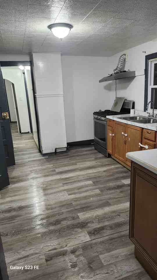 37 Dempster St #1stFL - Photo 5 of 11