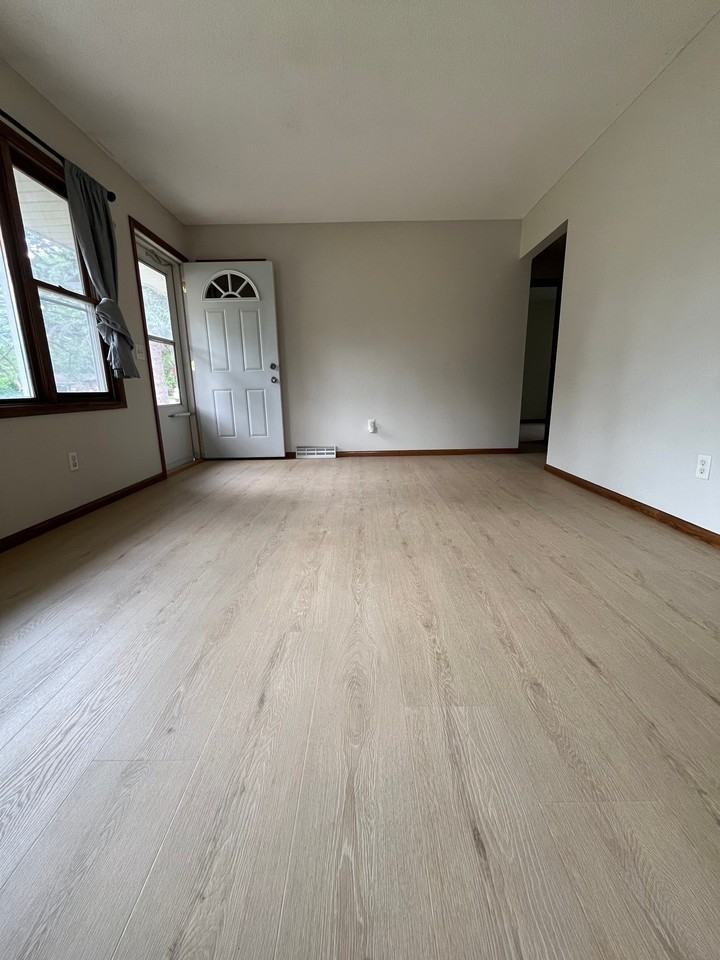 807 Elm Creek Cir - Photo 2 of 20