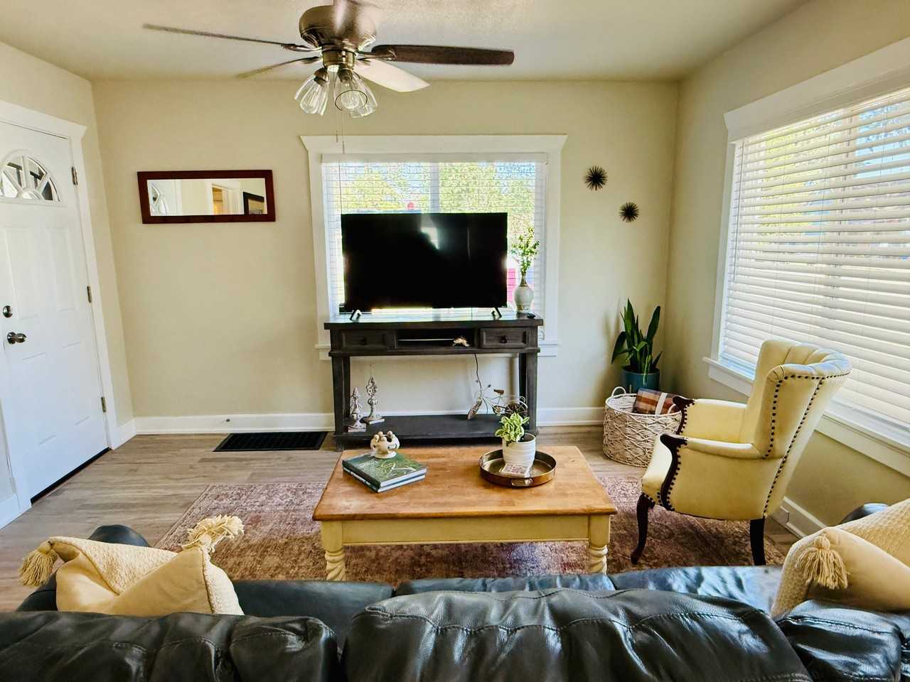 1339 Jackson St - Photo 5 of 16