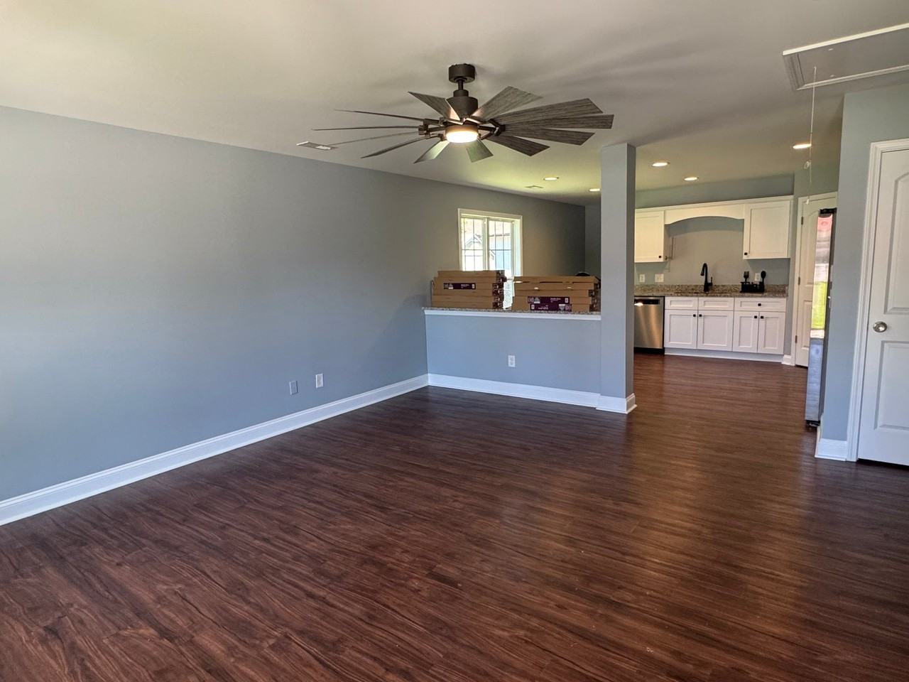 700 Wright Ave - Photo 3 of 11