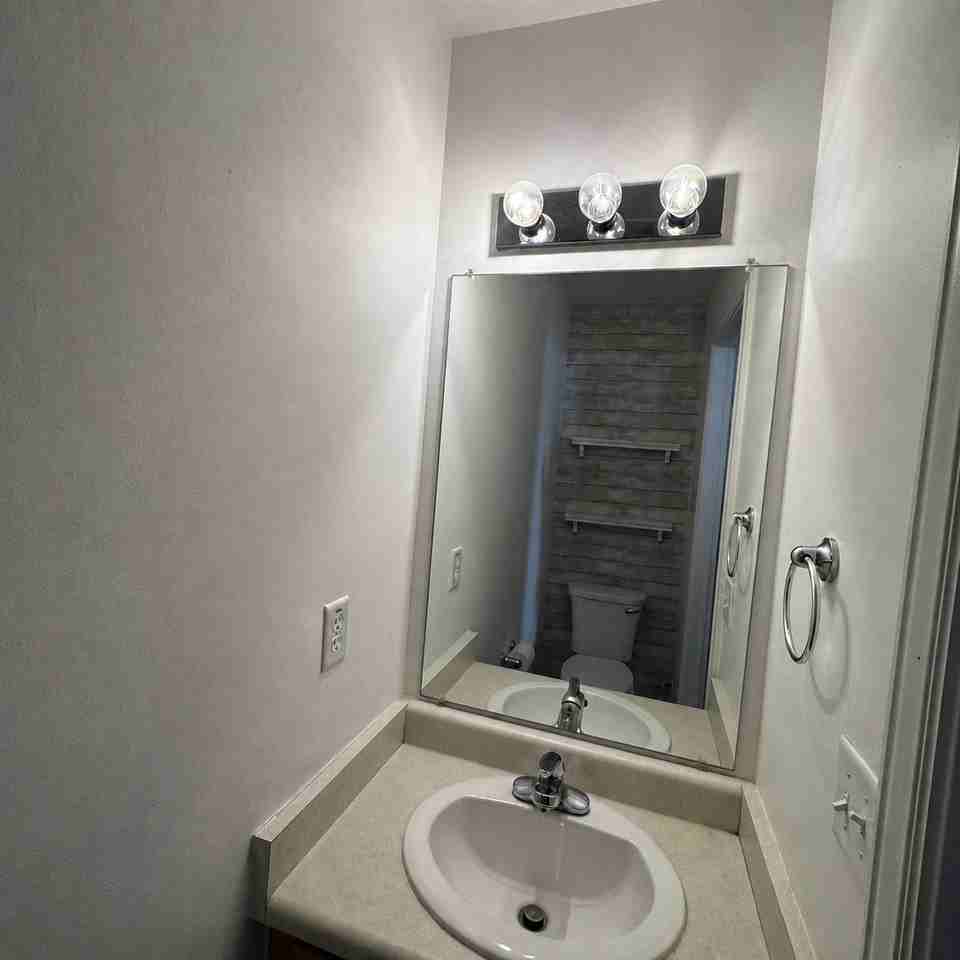 2297 E Hawthorne St - Photo 4 of 11