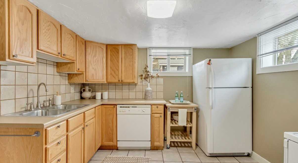 1186 E Westminster Ave #B - Photo 3 of 8