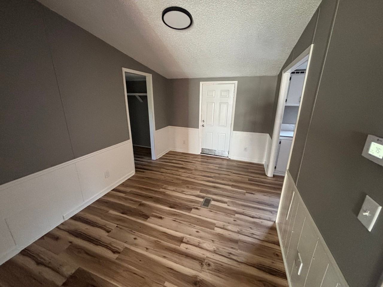 421 Hannaway St - Photo 6 of 15