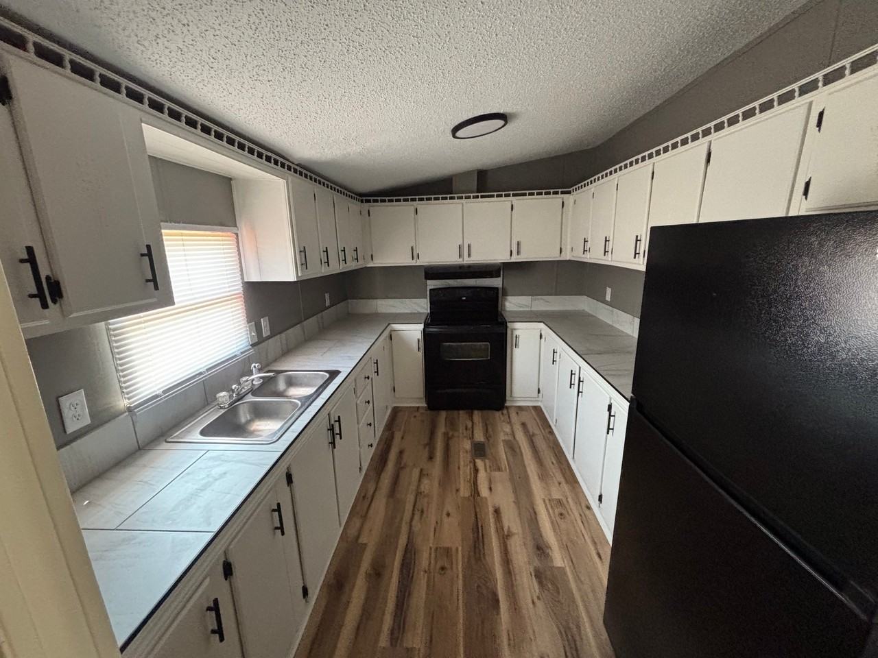 421 Hannaway St - Photo 7 of 15