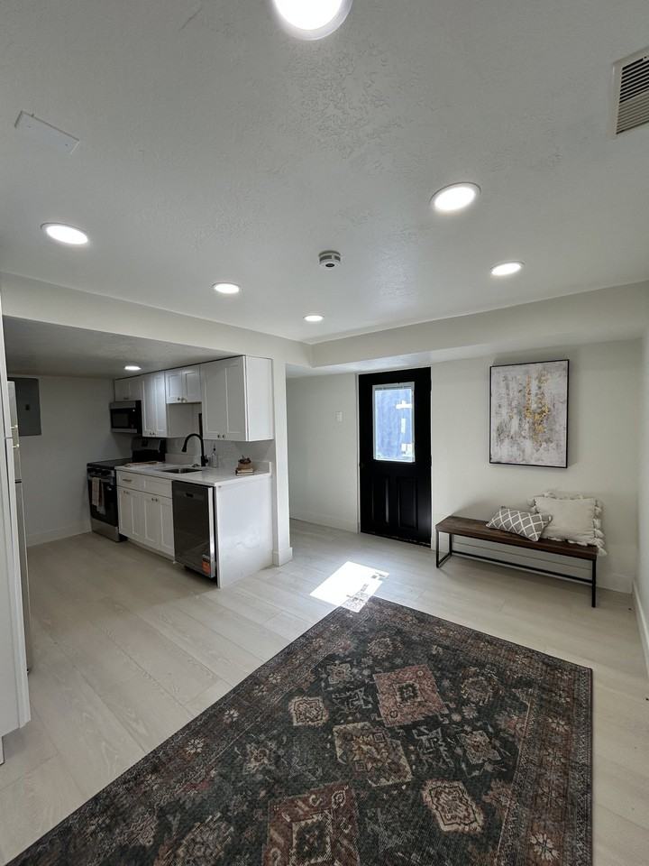 7408 S Ramanee Dr - Photo 3 of 17