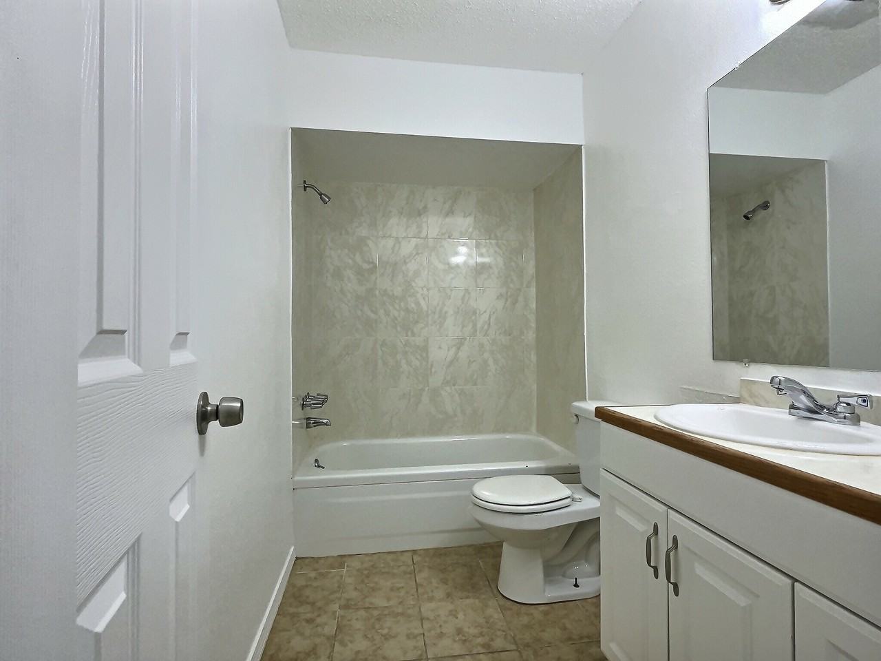 1543 E 66th Pl #NA - Photo 2 of 9