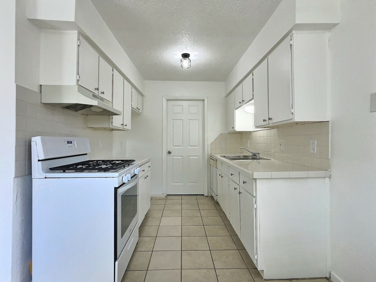 1543 E 66th Pl #NA - Photo 6 of 9