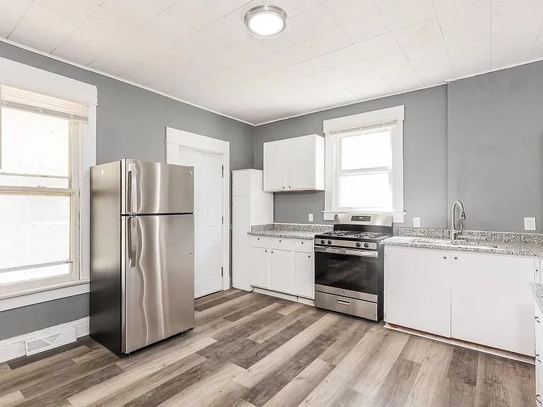2105 Claussen St #NA - Photo 3 of 13