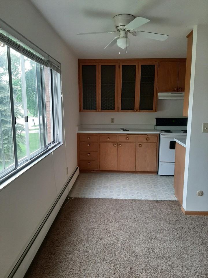 1363 County B Rd W #3rdFL - Photo 5 of 10