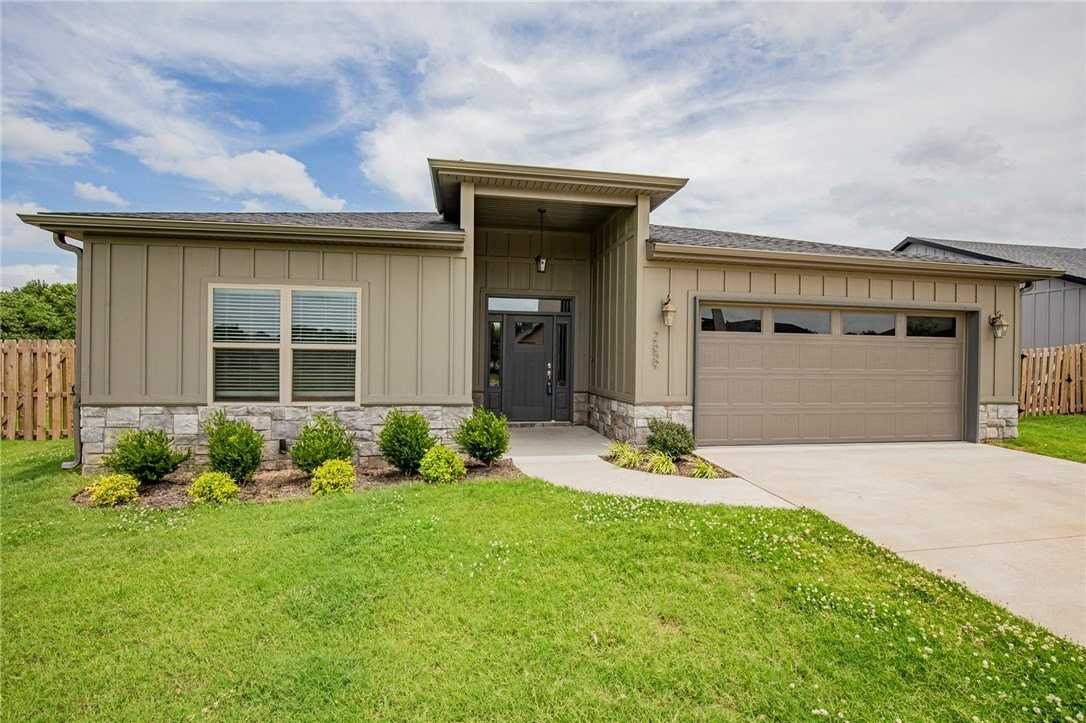 2659 N Justin Dr - Photo 2 of 21