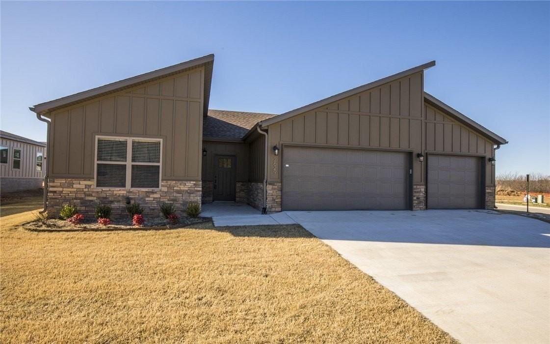 2629 N Justin Dr - Photo 2 of 25