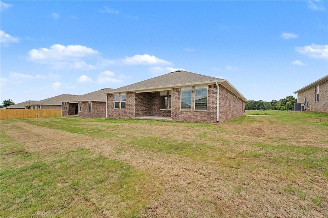 3070 Rosalee Ln - Photo 2 of 21