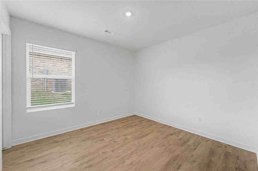 3070 Rosalee Ln - Photo 6 of 21