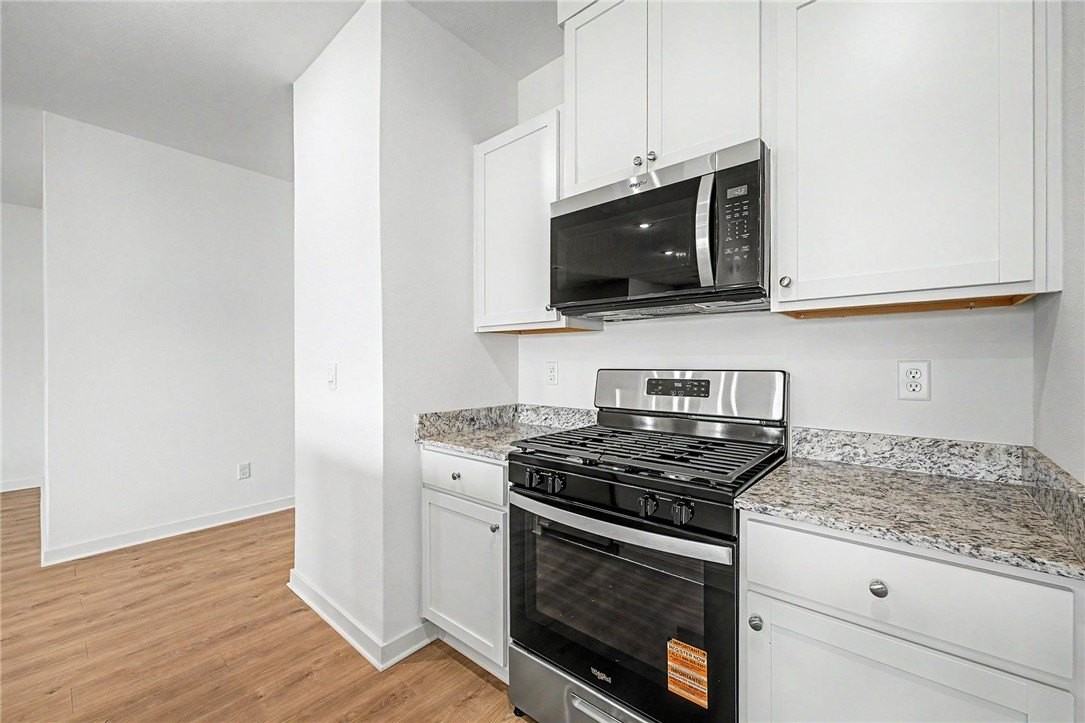 3101 Laredo Ln - Photo 5 of 21